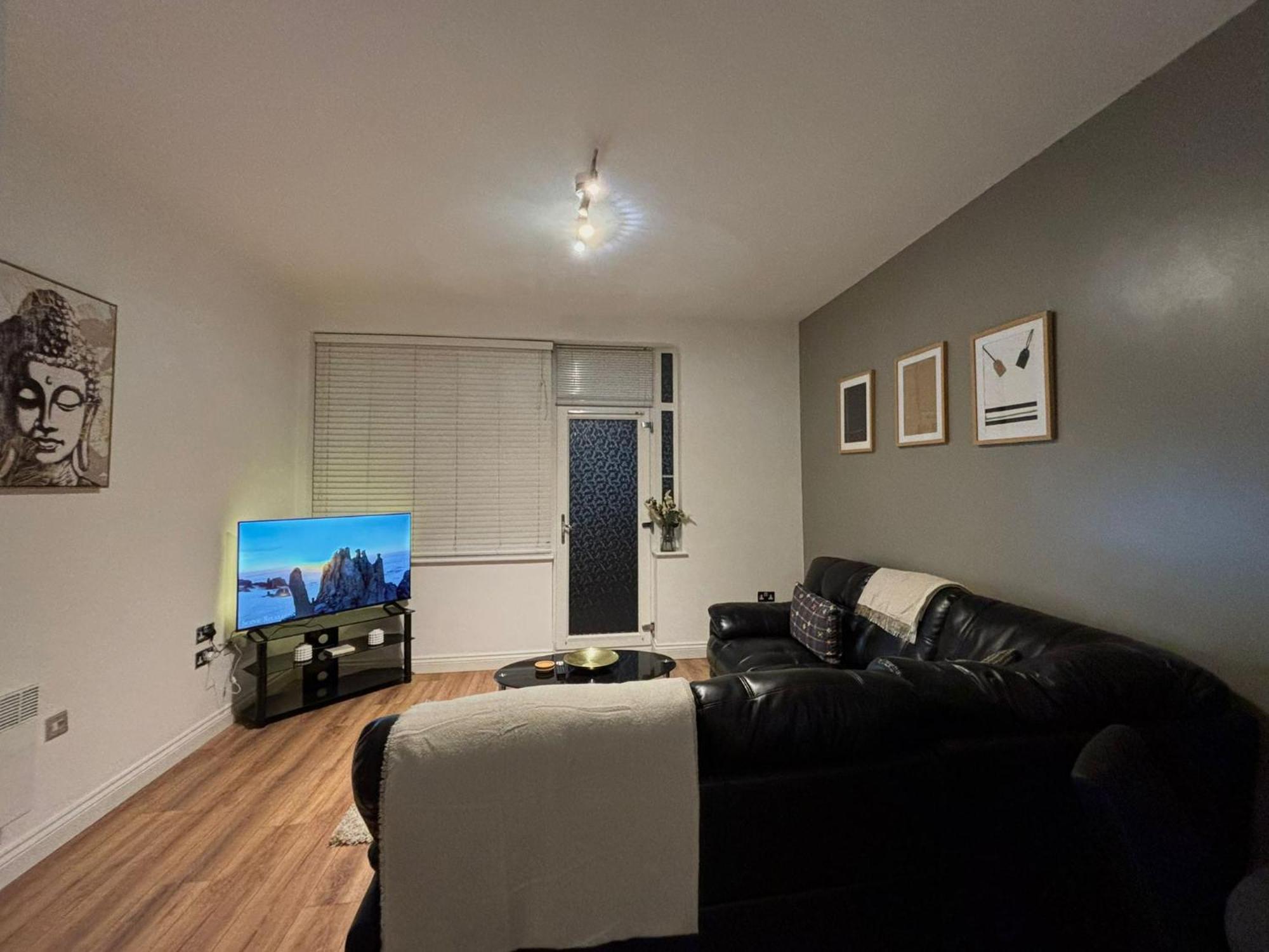 24-7 Secured City Centre Apartments With Free Underground Parking And Wifi Birmingham Exterior photo