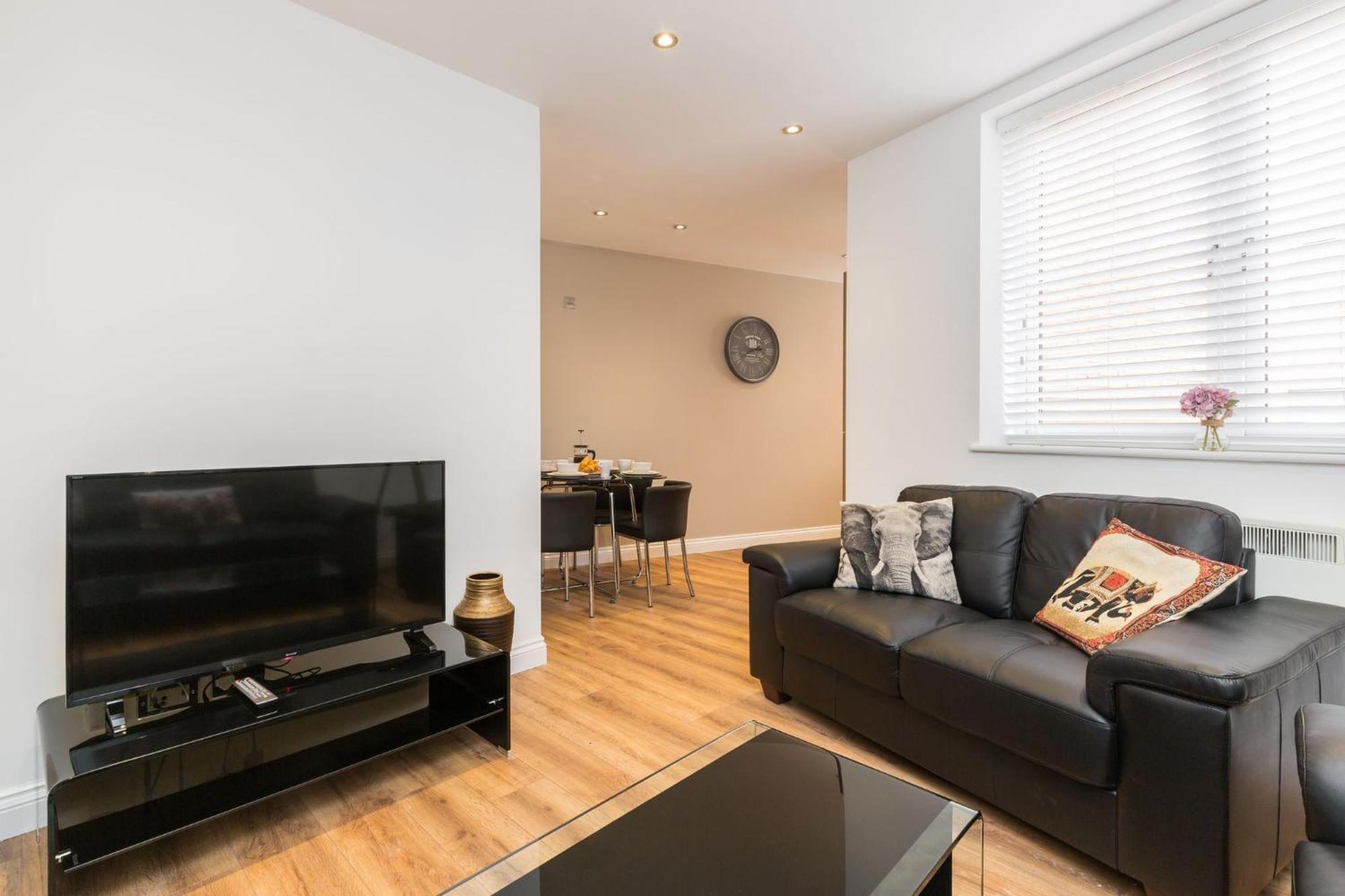24-7 Secured City Centre Apartments With Free Underground Parking And Wifi Birmingham Exterior photo